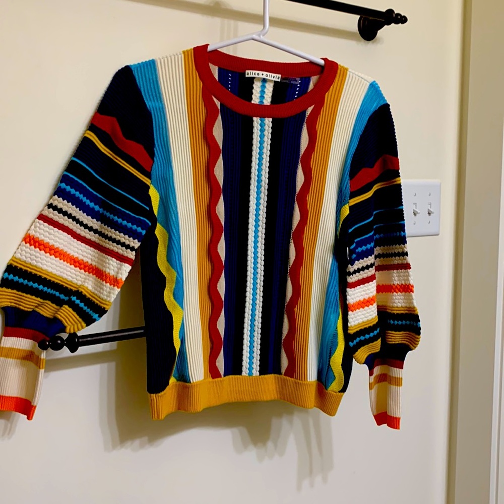 alice+olivia crew neck sweater w/billowy long sleeves. Size L. Colorful stripes